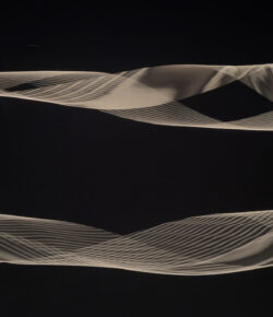A superior installation about wave phenomena